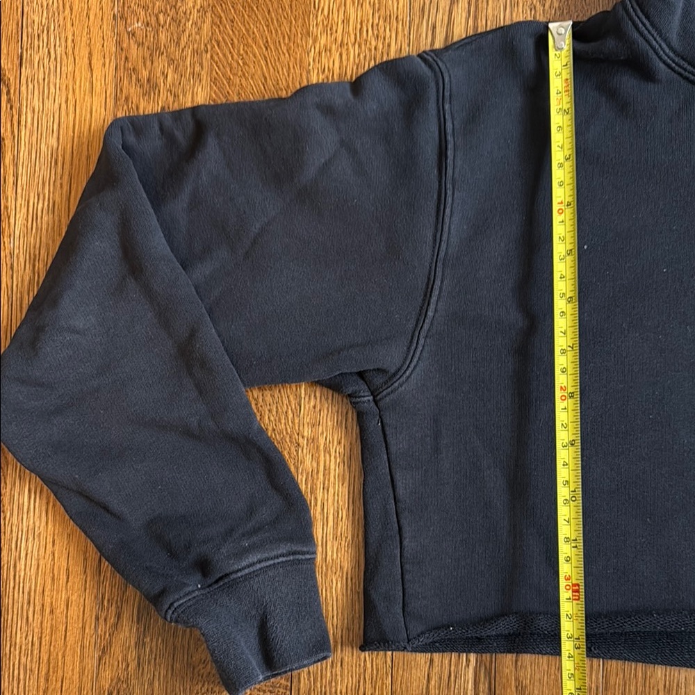 TNA Aritzia Perfect Cropped Black Hoodie - Picture 2 of 5